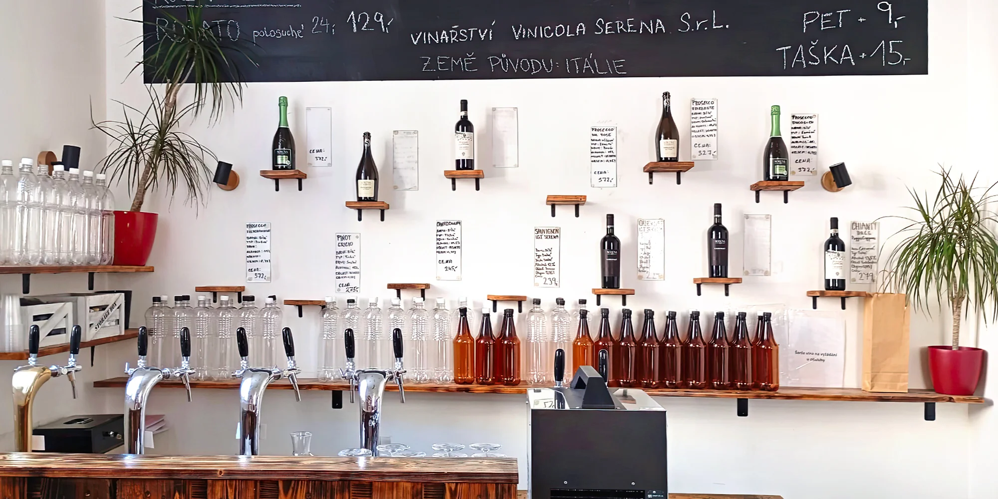 Stáčené víno či koktejly: bílé, červené, růžové i perlivé