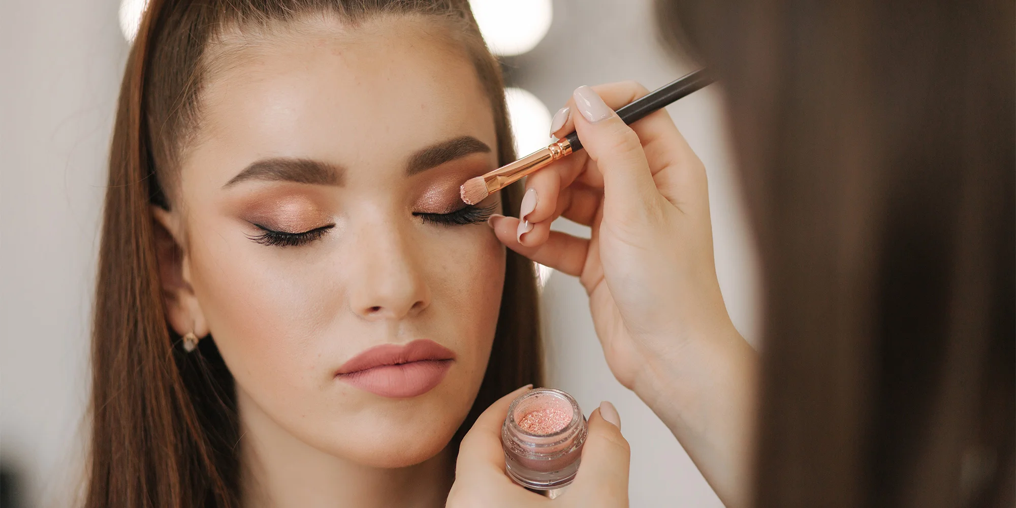 Kurzy líčení s profesionální make-up artist pro 1 i 2 os.