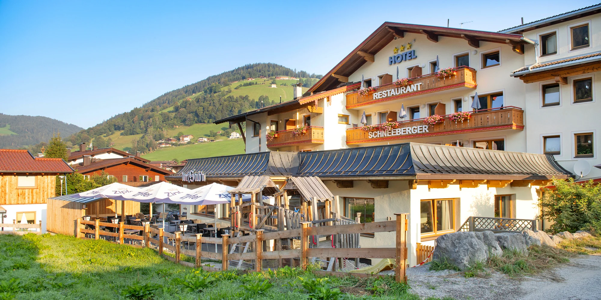 Kitzbühelské Alpy: 4* hotel s wellness a polopenzí