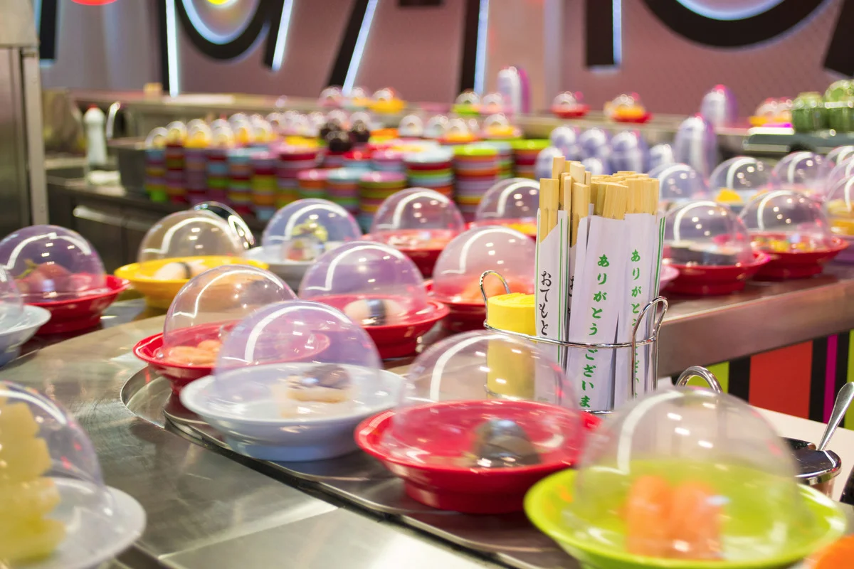 All you can eat: 2hodinová running sushi hostina v OC Novodvorská Plaza