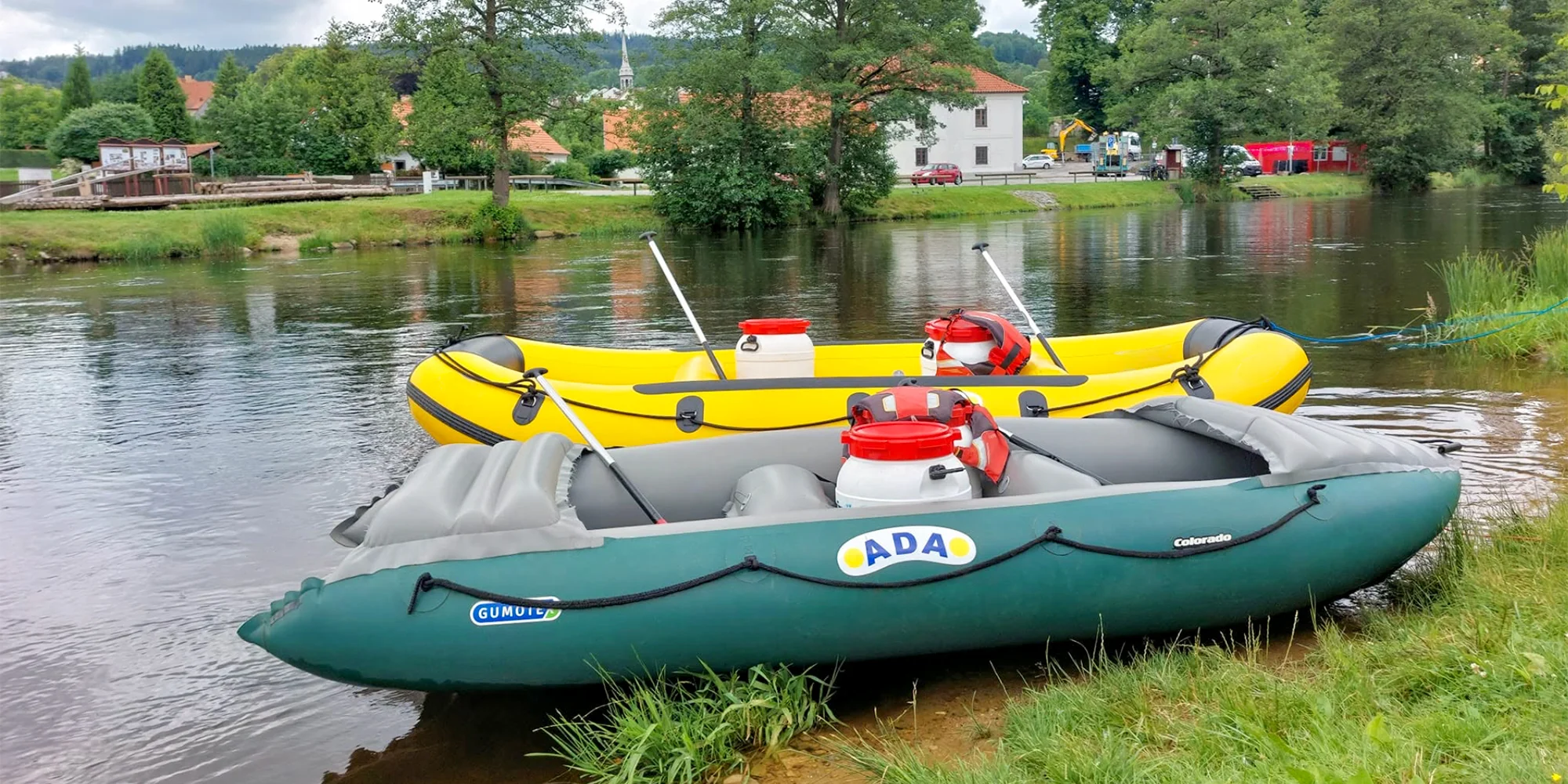 Půjčení kánoe i čtyř- či 9místného raftu