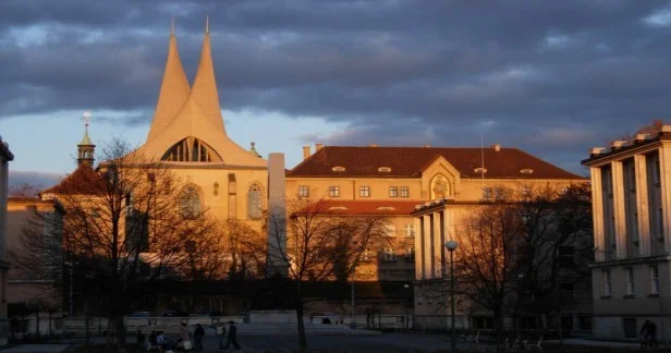 Klavírní galakoncert v barokním refektáři