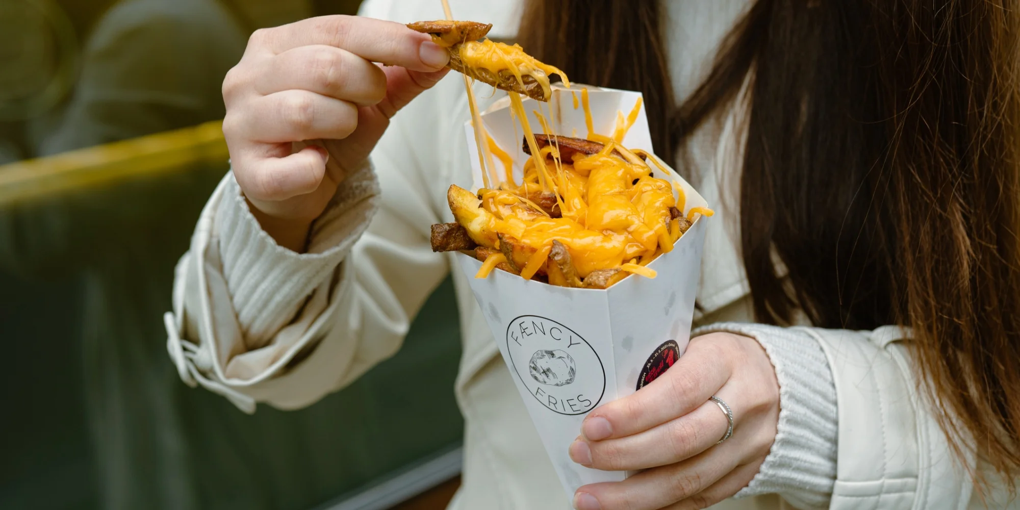 Fæncy Fries: hranolky s dipem i trhaným vepřovým