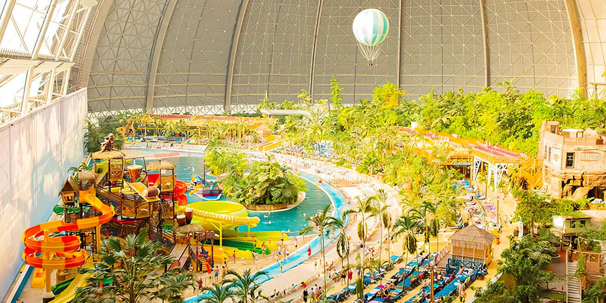 Výlet do Tropical Islands: největší indoor pláž v Evropě