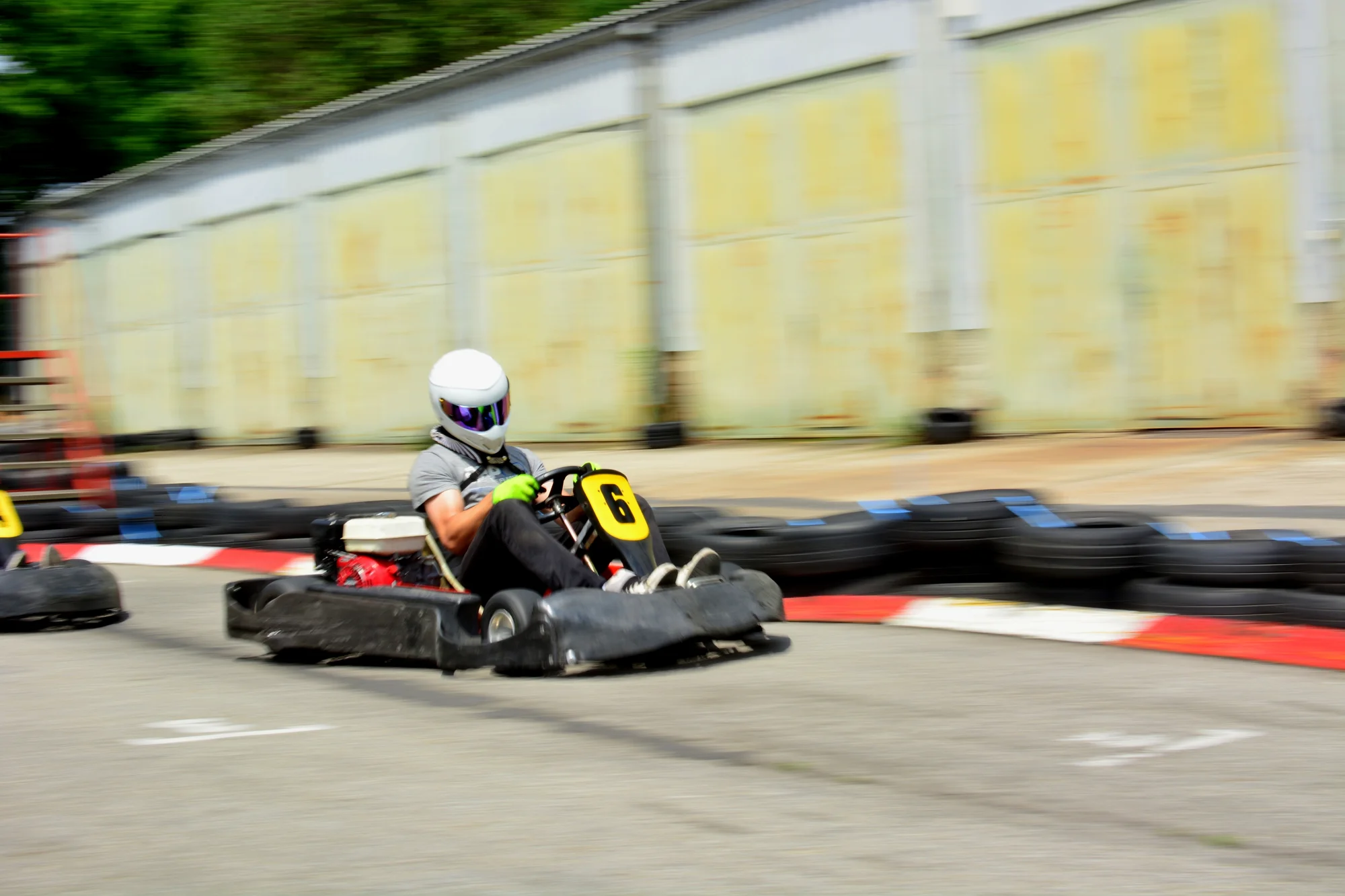 Svižná jízda motokárou pro děti i dospělé: adrenalin a zábava na ověřené trati