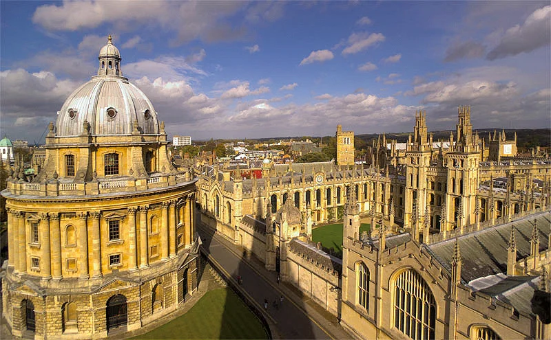 Autobusový zájezd do Paříže a Londýna: 3 noci a průvodce po celou dobu