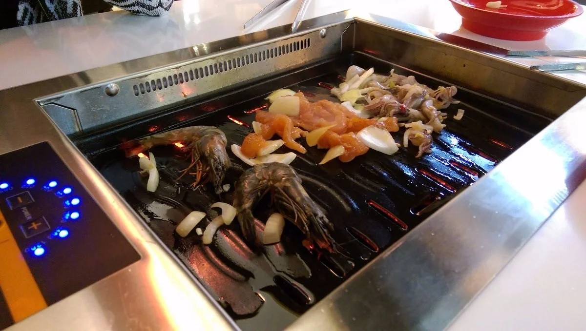 Asie v OC Park Hostivař: 2 hodiny neomezeného hodování running sushi s grilem na stole