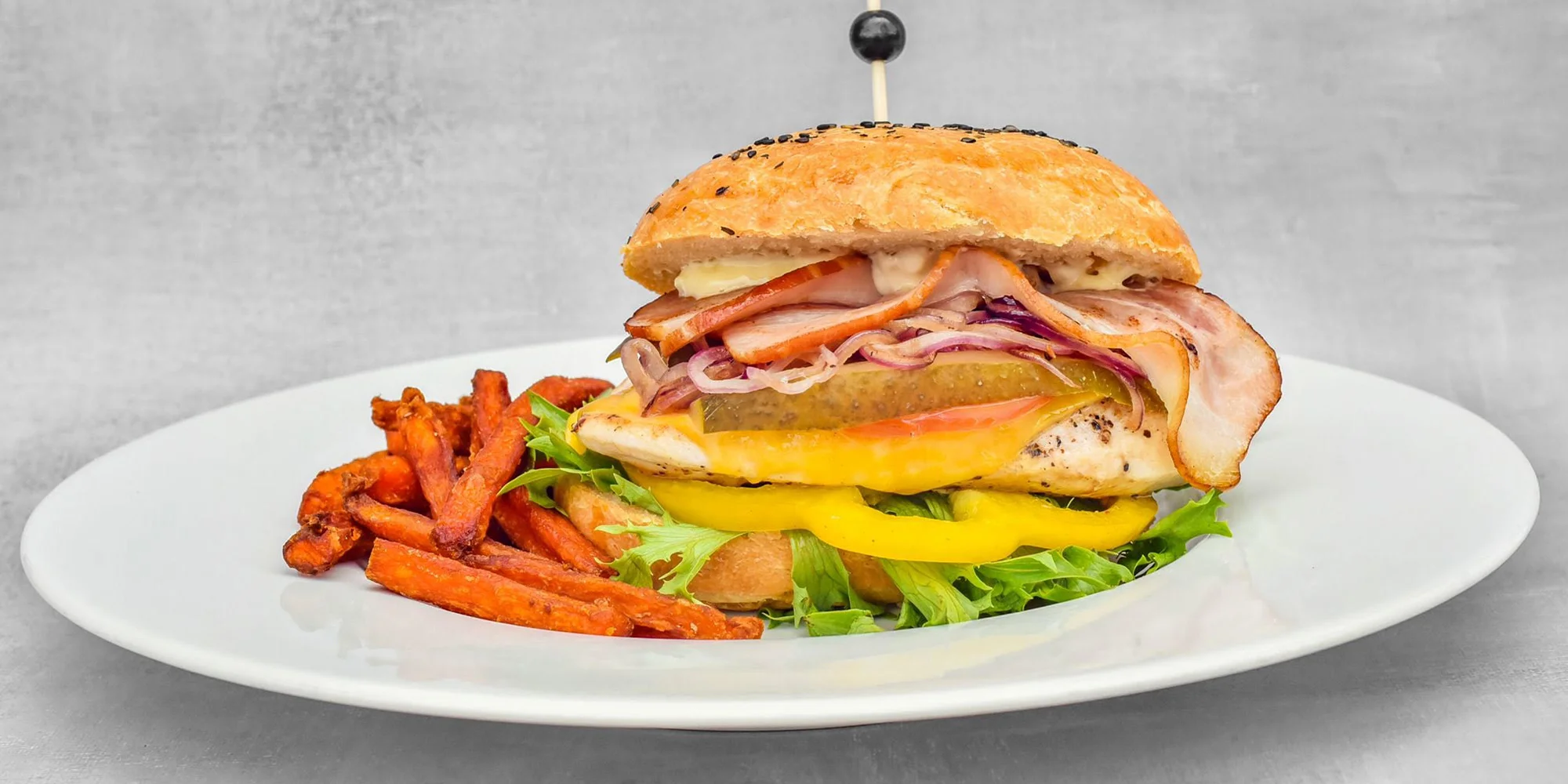 Burger a palačinka s borůvkami pro dva i rodinu