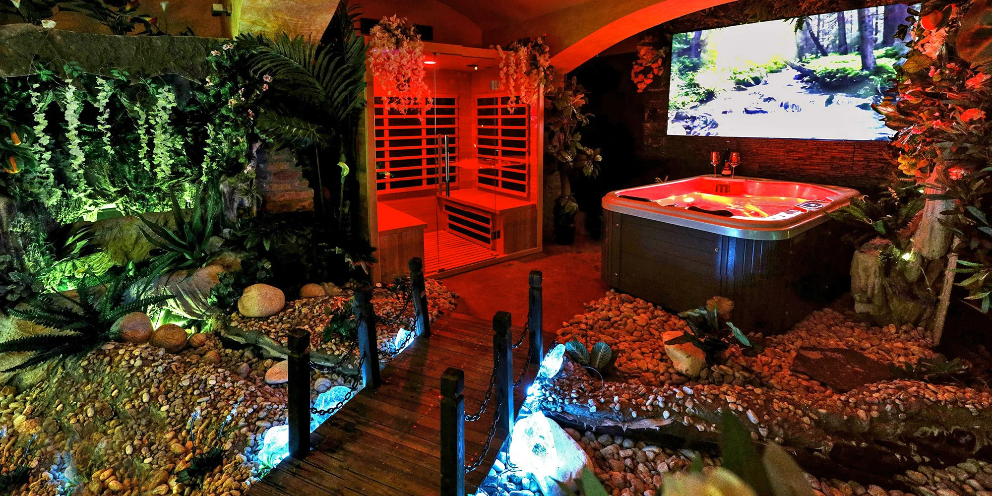 Privátní infrasauna a vířivka pro 2 i občerstvení