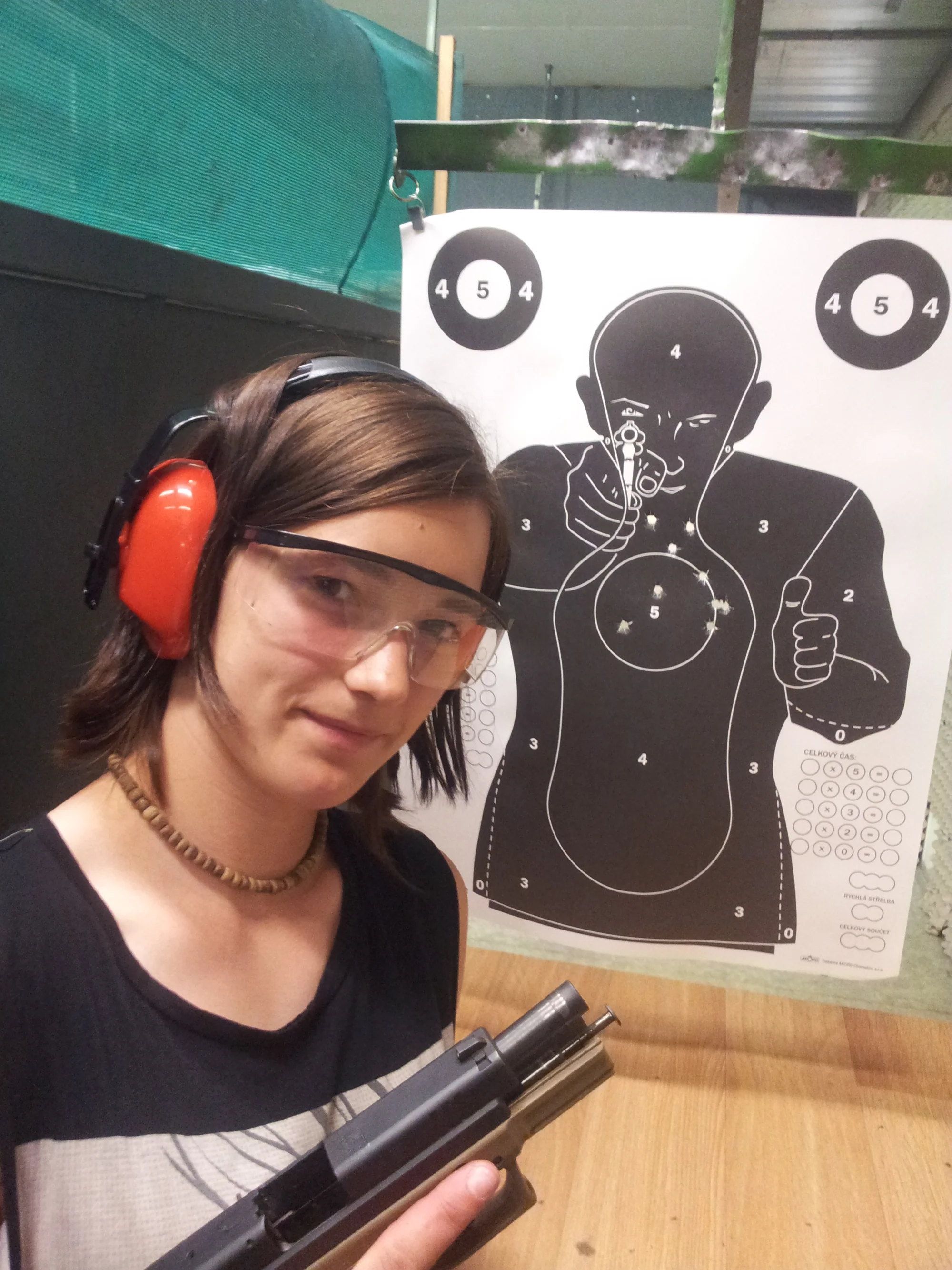 Střelecké balíčky pro jednotlivce i páry: Glock, Colt i samonabíjecí puška