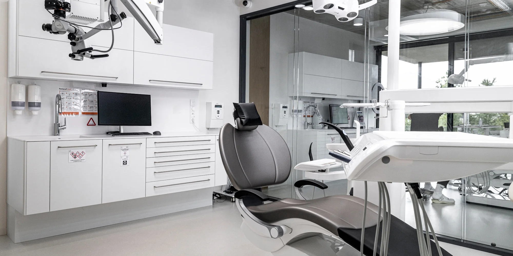Dentální hygiena vč. air-flow: dospělí i děti od 10 let