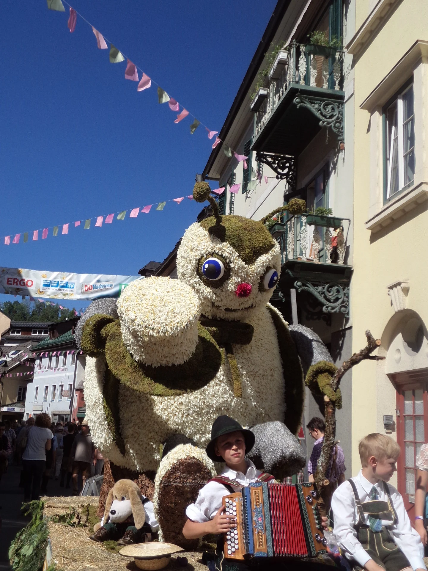 Největší květinový svátek v Rakousku: Festival narcisů a zastávka v Hallstattu