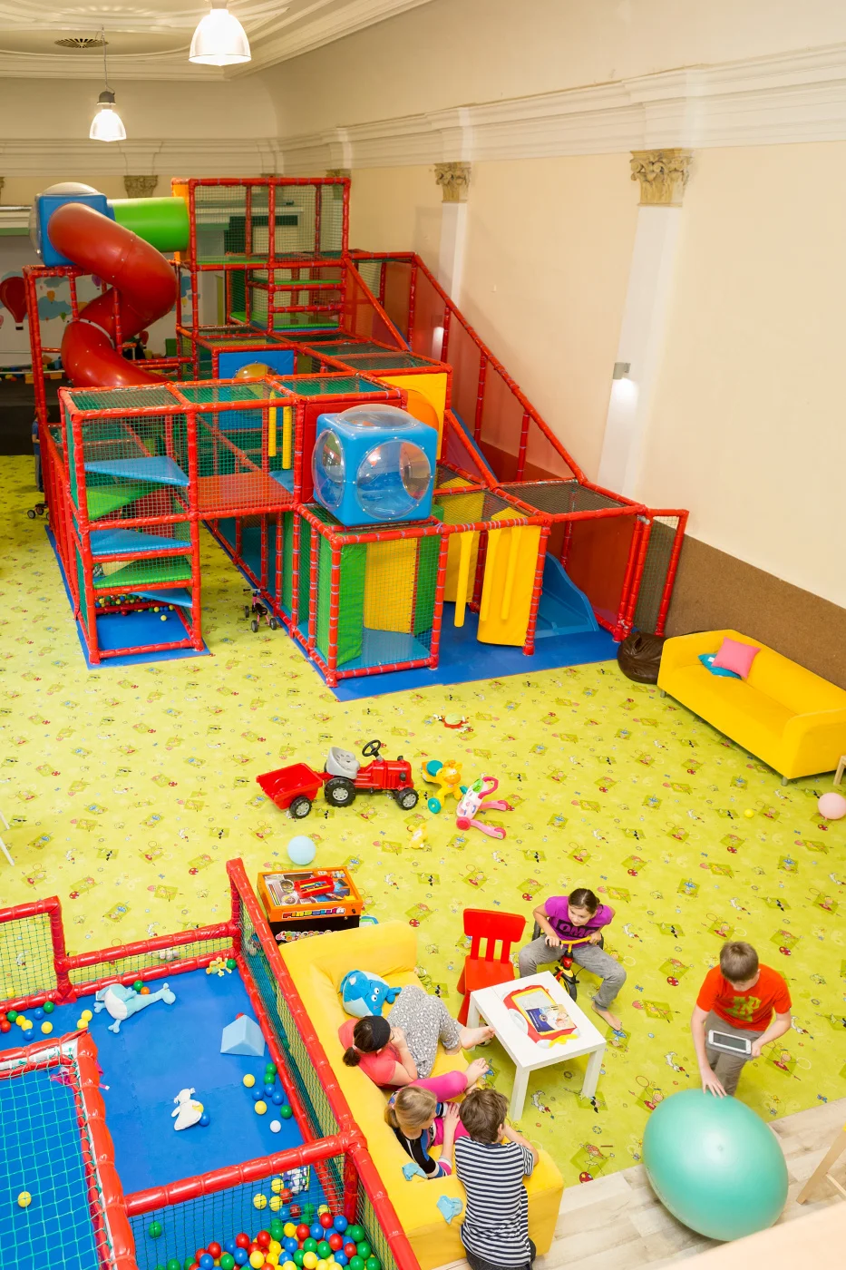 Hodiny naplněné dětským smíchem: celodenní vstupy i permanentky na hřiště Bambino