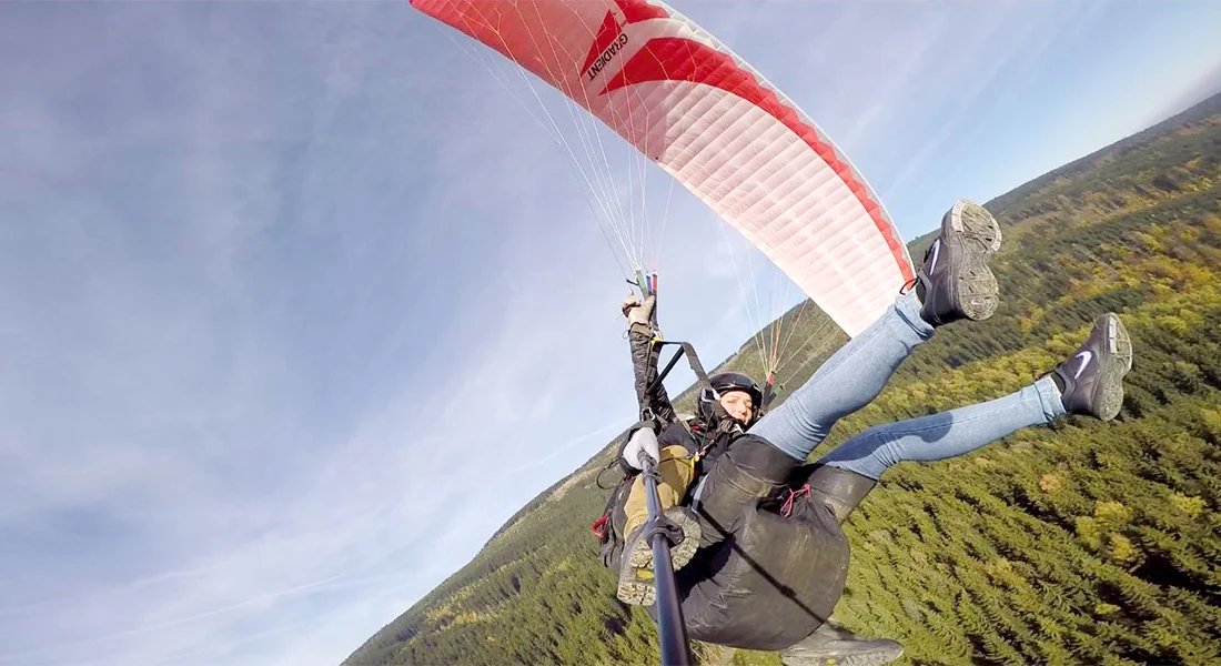 Nebeský zážitek pro každého: Tandemový paragliding a video
