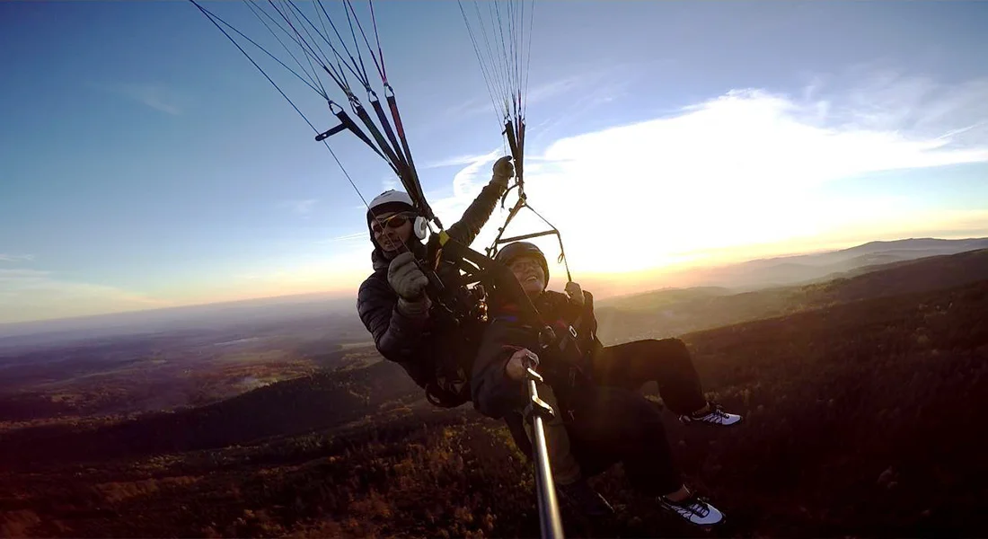 Nebeský zážitek pro každého: Tandemový paragliding a video
