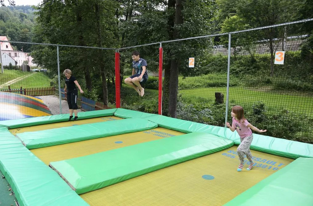 Ať vám to sviští: 5 sjezdů 1 km dlouhé bobové dráhy v Janově nad Nisou