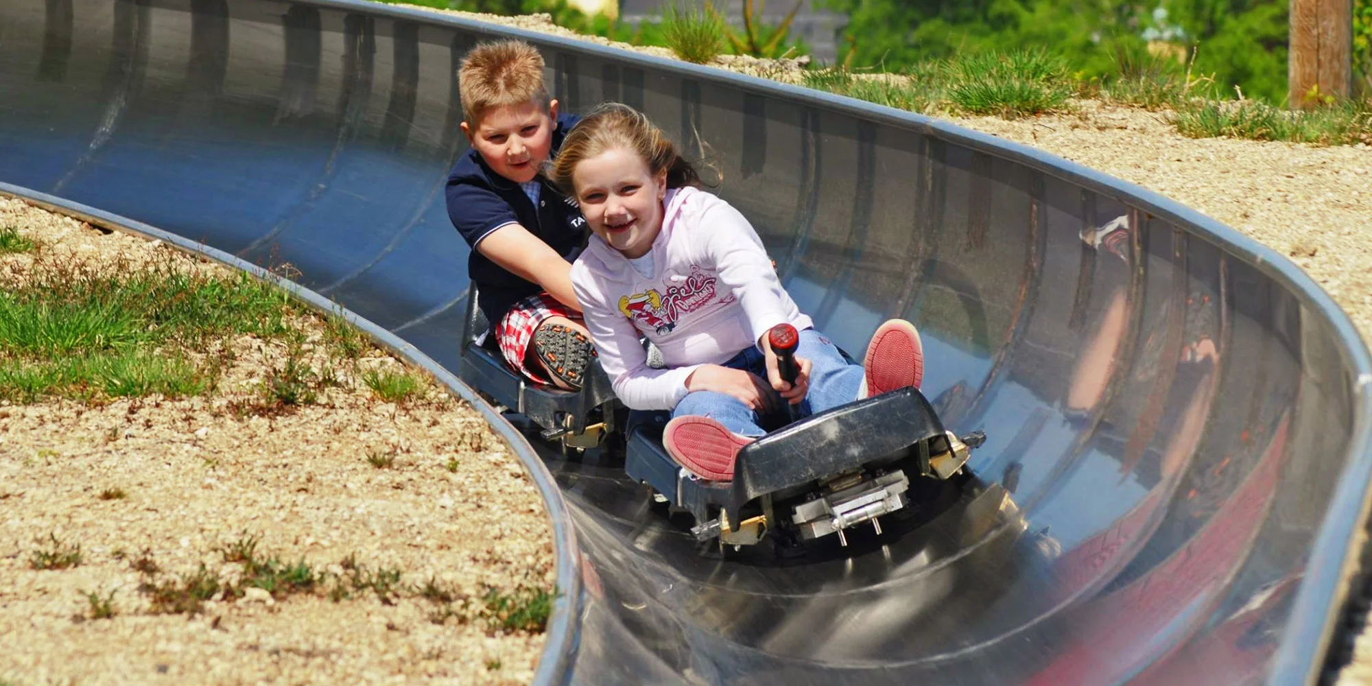 Ať vám to sviští: 5 sjezdů 1 km dlouhé bobové dráhy v Janově nad Nisou