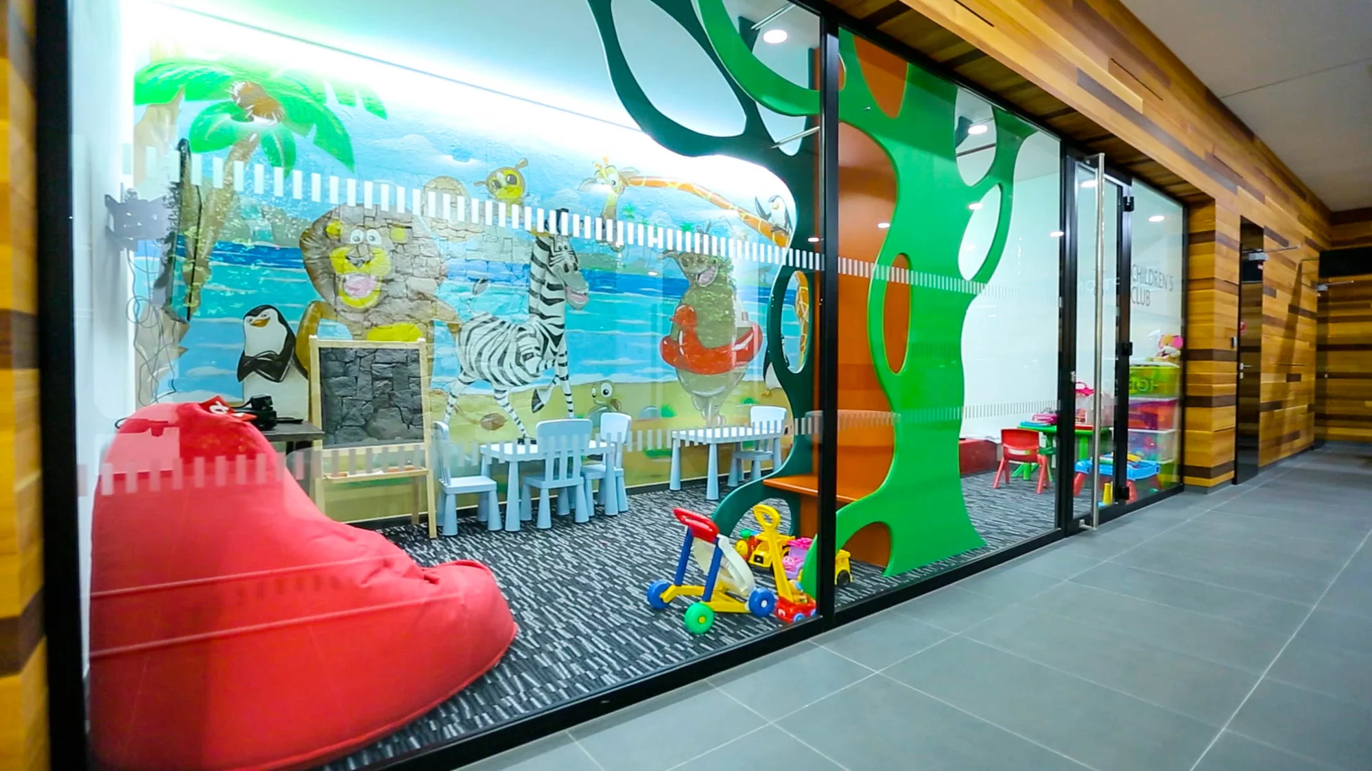 Dovolená ve Vysokých Tatrách: wellness pobyt v luxusním resortu s polopenzí, animační program