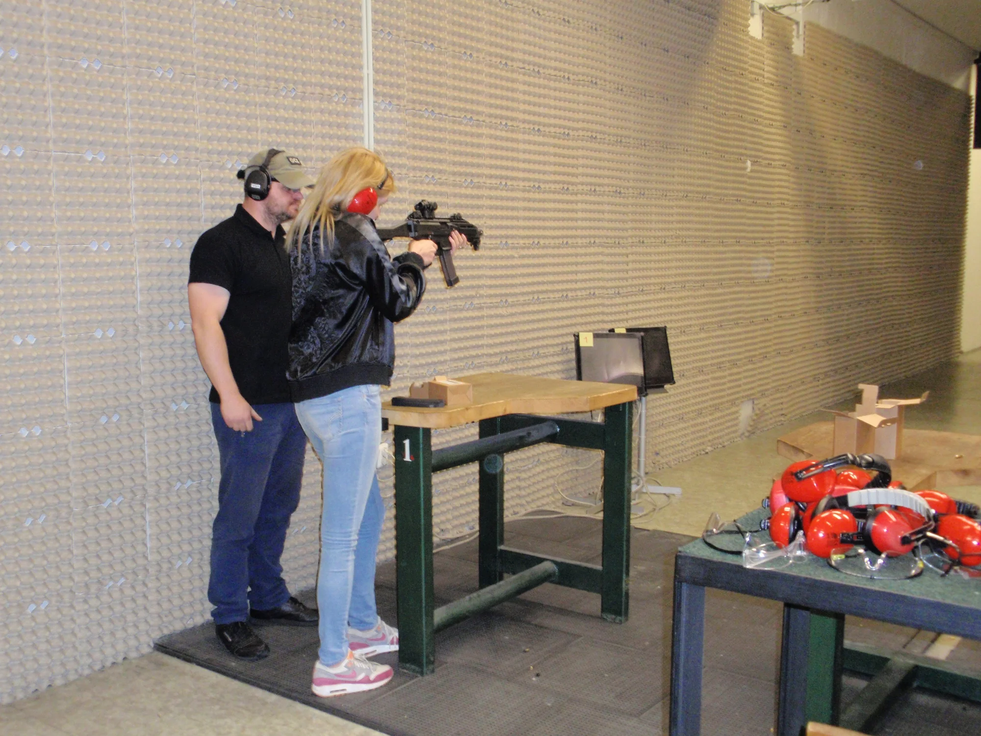 Střelecké balíčky pro jednotlivce i páry: Glock, Colt i samonabíjecí puška