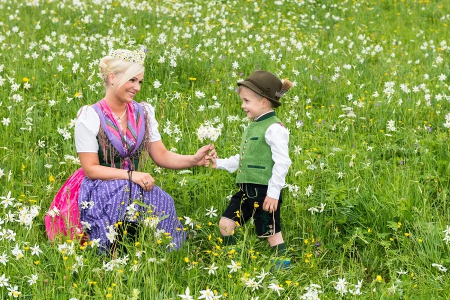 Největší květinový svátek v Rakousku: Festival narcisů a zastávka v Hallstattu