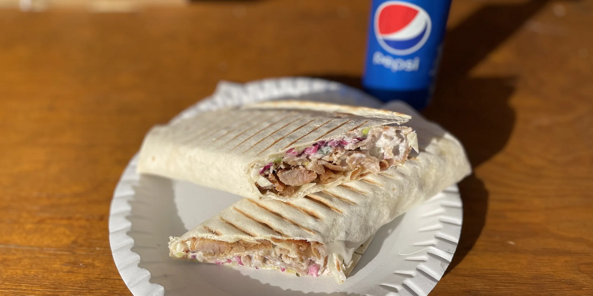 Kebab v tortille, pitě i boxu a nápoj na odnos s sebou