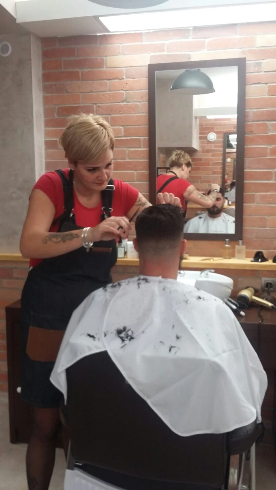 Budete fešák: all inclusive péče o vousy a vlasy v barbershopu