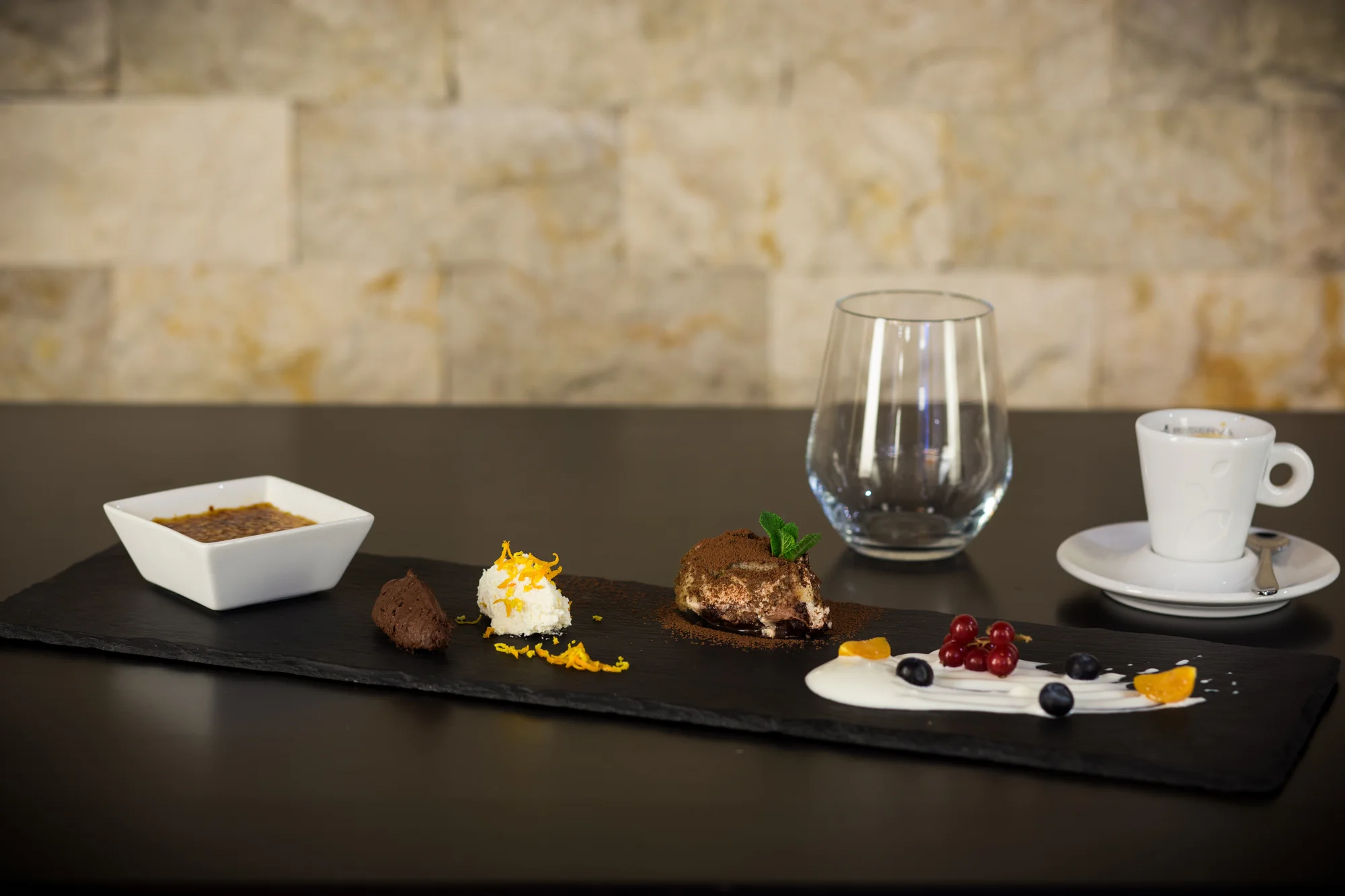 Dárkový voucher do restaurace Volcano Complex: 1000-2000 Kč