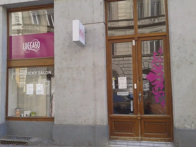 Reflexní masáž chodidel nebo přístrojová lymfodrenáž