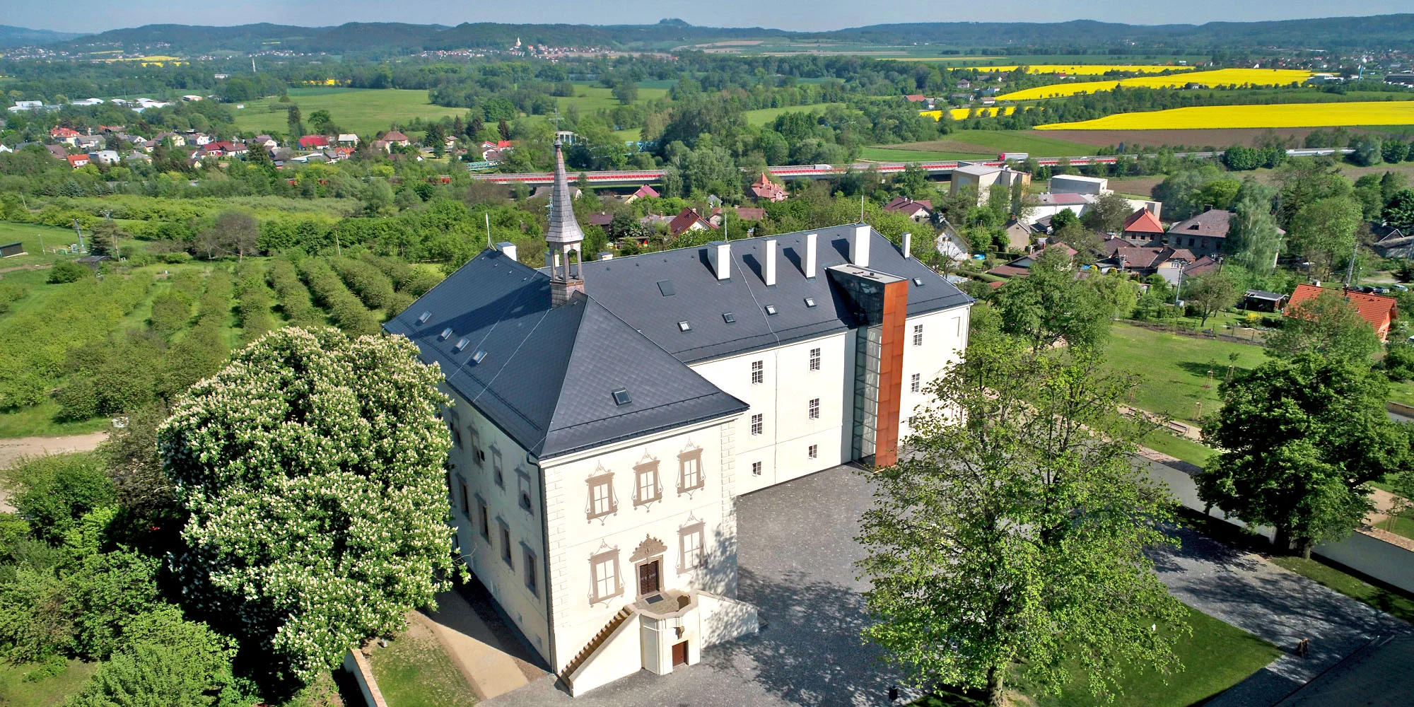 Pobyt v pivovarském hotelu na Zámku Svijany: snídaně, prohlídka zámku a pivovaru i pivní koupel