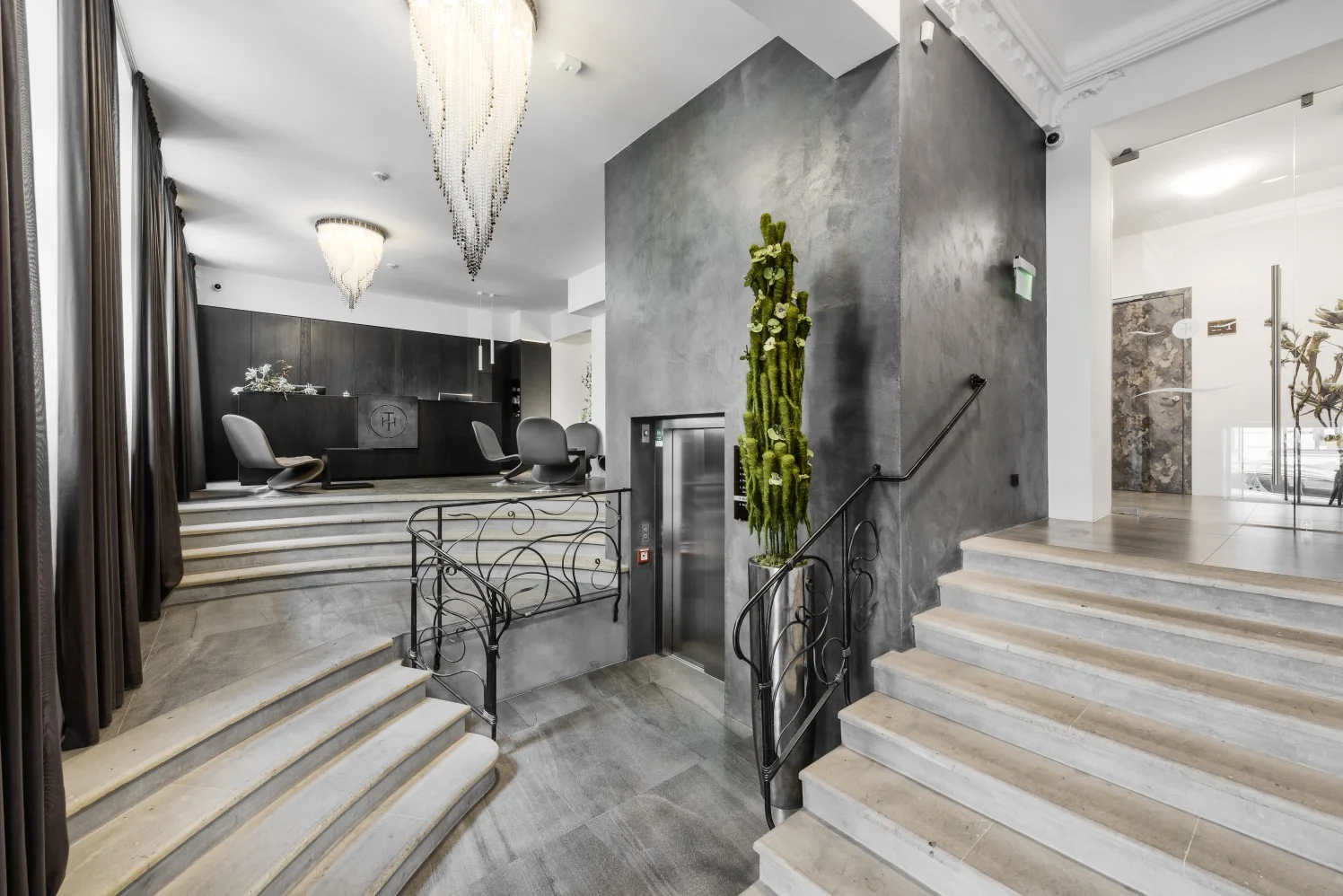 Privátní wellness v centru Olomouce pro 2 osoby: vířivka, sauna a terasa s výhledem