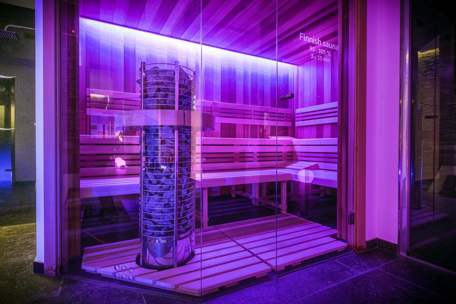 Privátní wellness v centru Olomouce pro 2 osoby: vířivka, sauna a terasa s výhledem