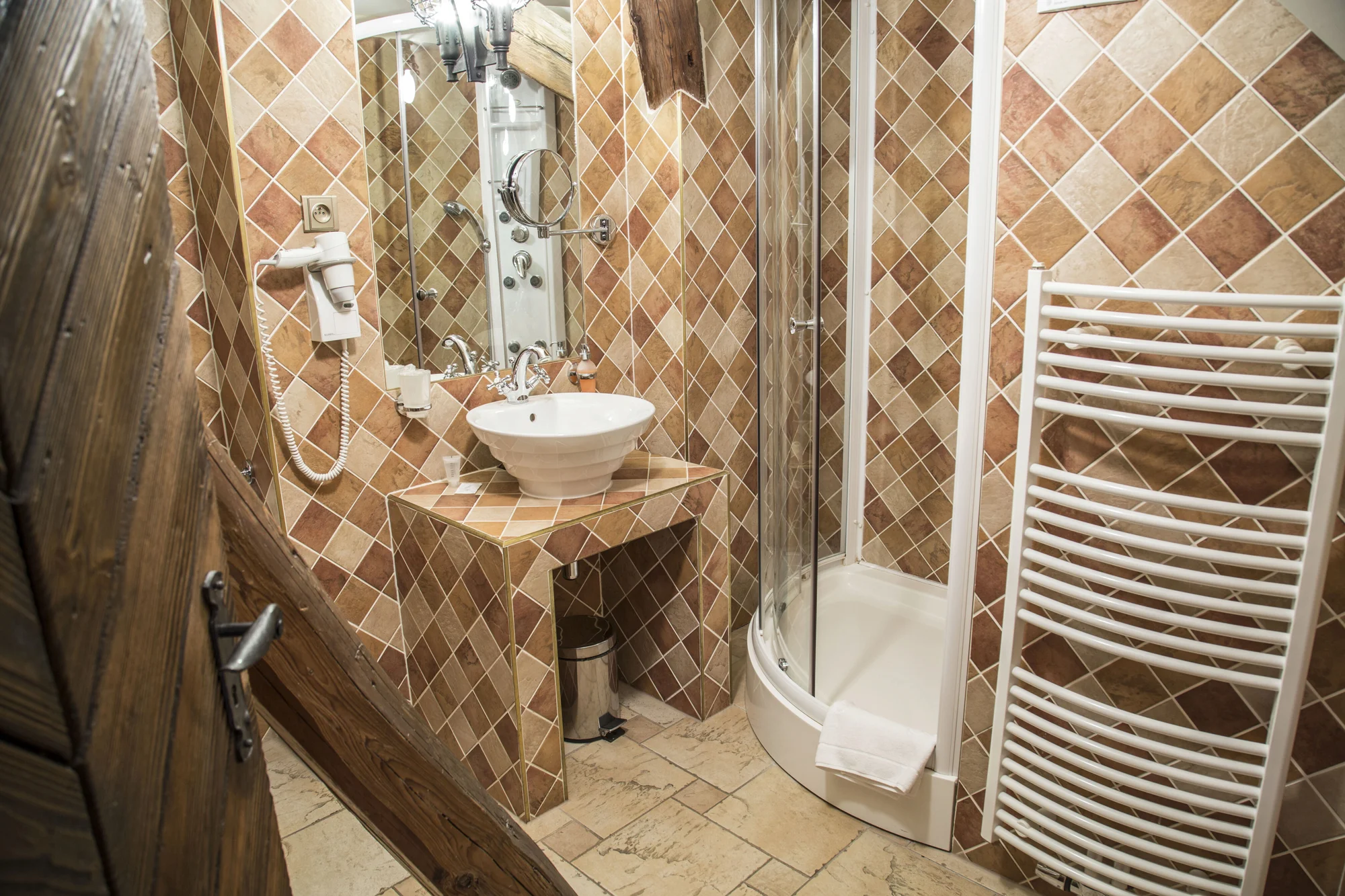Pohádková romantika v Chateau Zbiroh: večeře v krčmě, wellness a prohlídka zámku