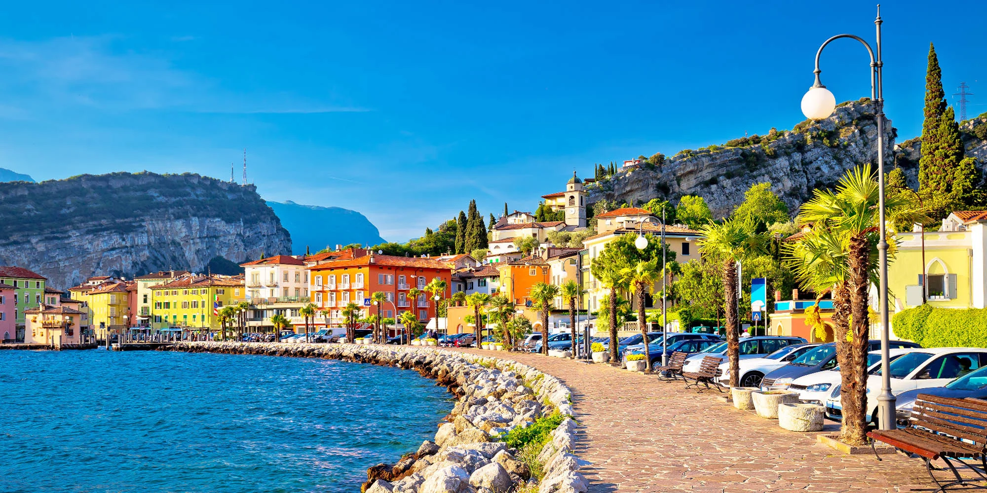 Třídenní výlet autobusem k italskému jezeru Lago di Garda vč. koupání a prohlídky památek