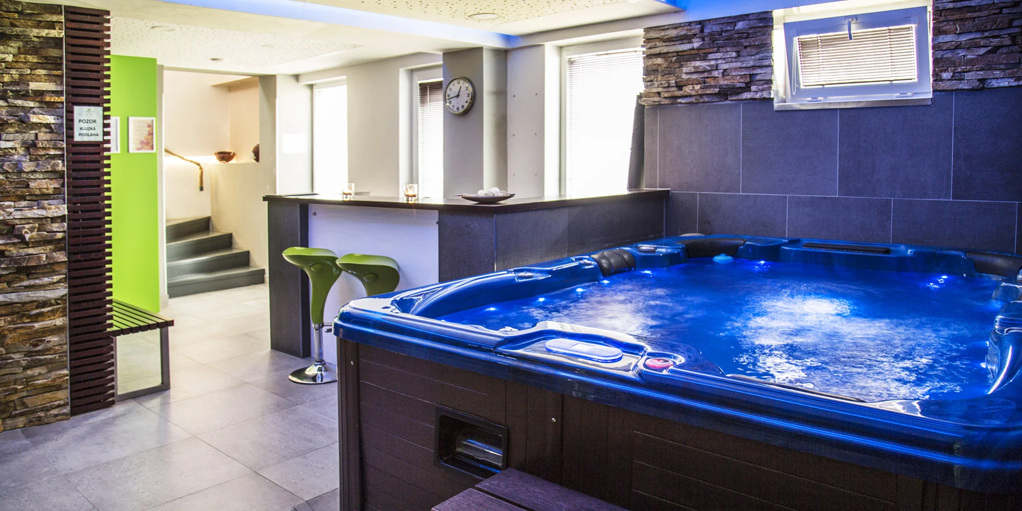 Časově neomezených vstupů do wellness ve Veselí nad Lužnicí: vířivka, finská sauna i aroma pára