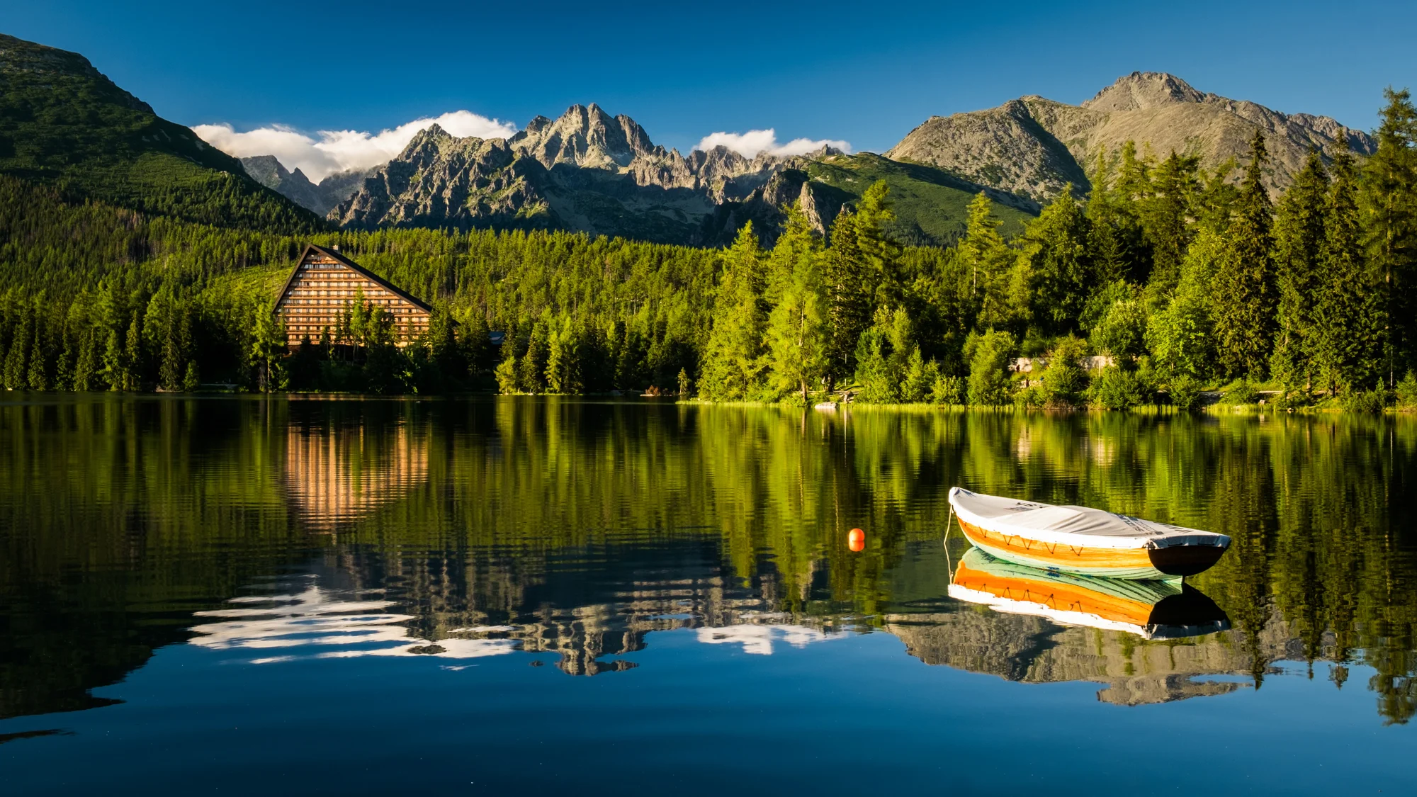 Aktivní dovolená u Štrbského plesa: 4* hotel se stravou, privátním wellness i spoustou slev