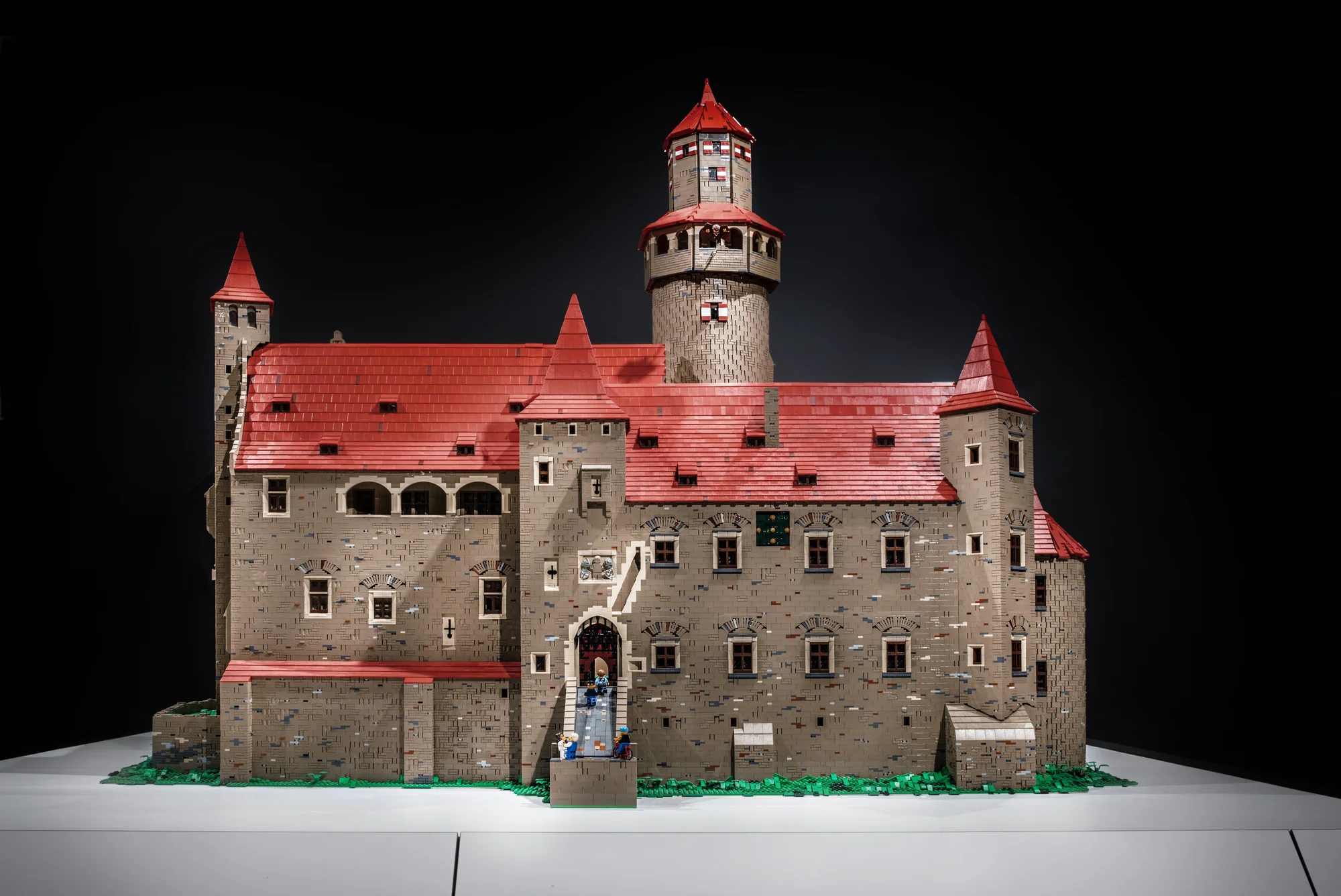Vstup na výstavu Czech RepuBRICK na Lipně: české památky postavené z kostek LEGO®