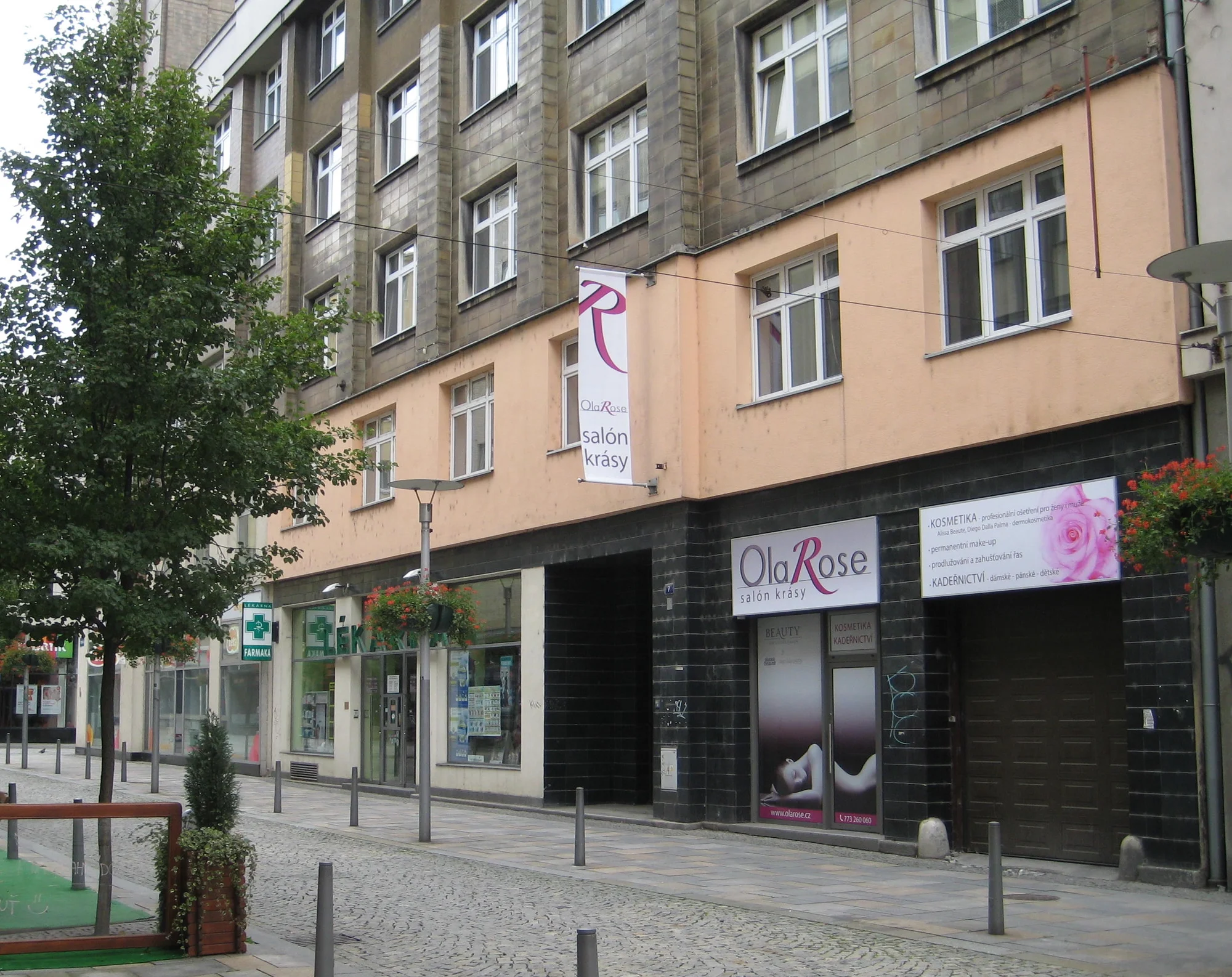 Omlazující a zkrášlující kosmetická péče: Radiofrekvence i peeling