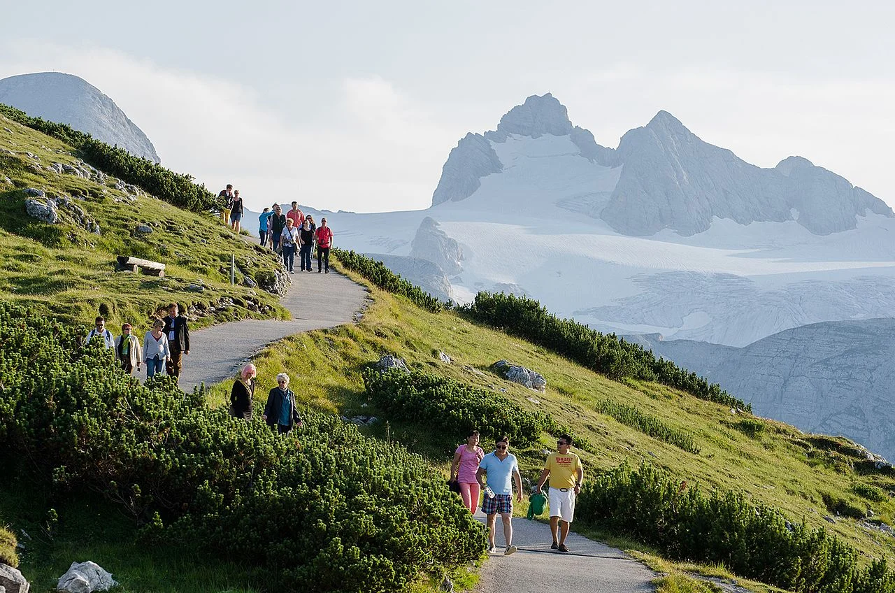 Výlet na Dachstein a město Hallstatt v Rakousku: úžasná vyhlídka Pět prstů i Ledová jeskyně