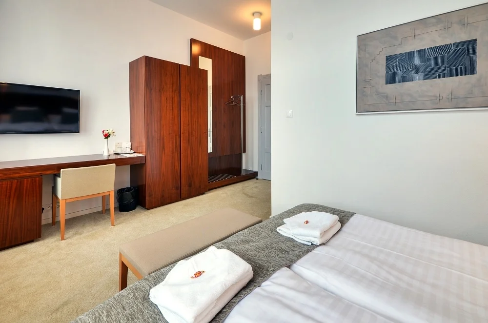 Pobyt na Slovensku v historickém hotelu: snídaně či polopenze i neomezený wellness