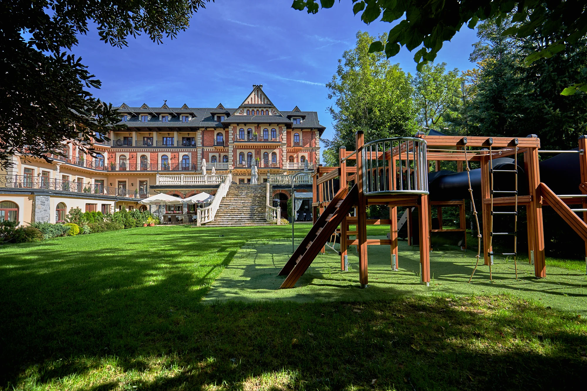 Romantika v historickém hotelu v Zakopaném: neomezený wellness a snídaně nebo polopenze