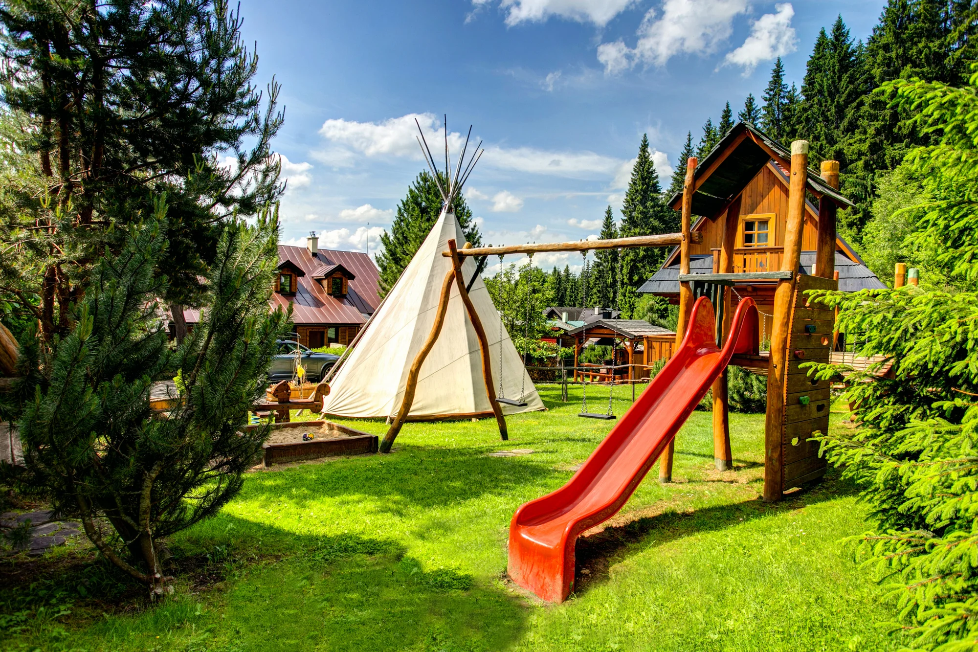 Wellness pobyt v Tatrách: apartmány a chatky s polopenzí, vstup do největšího wellness na Slovensku