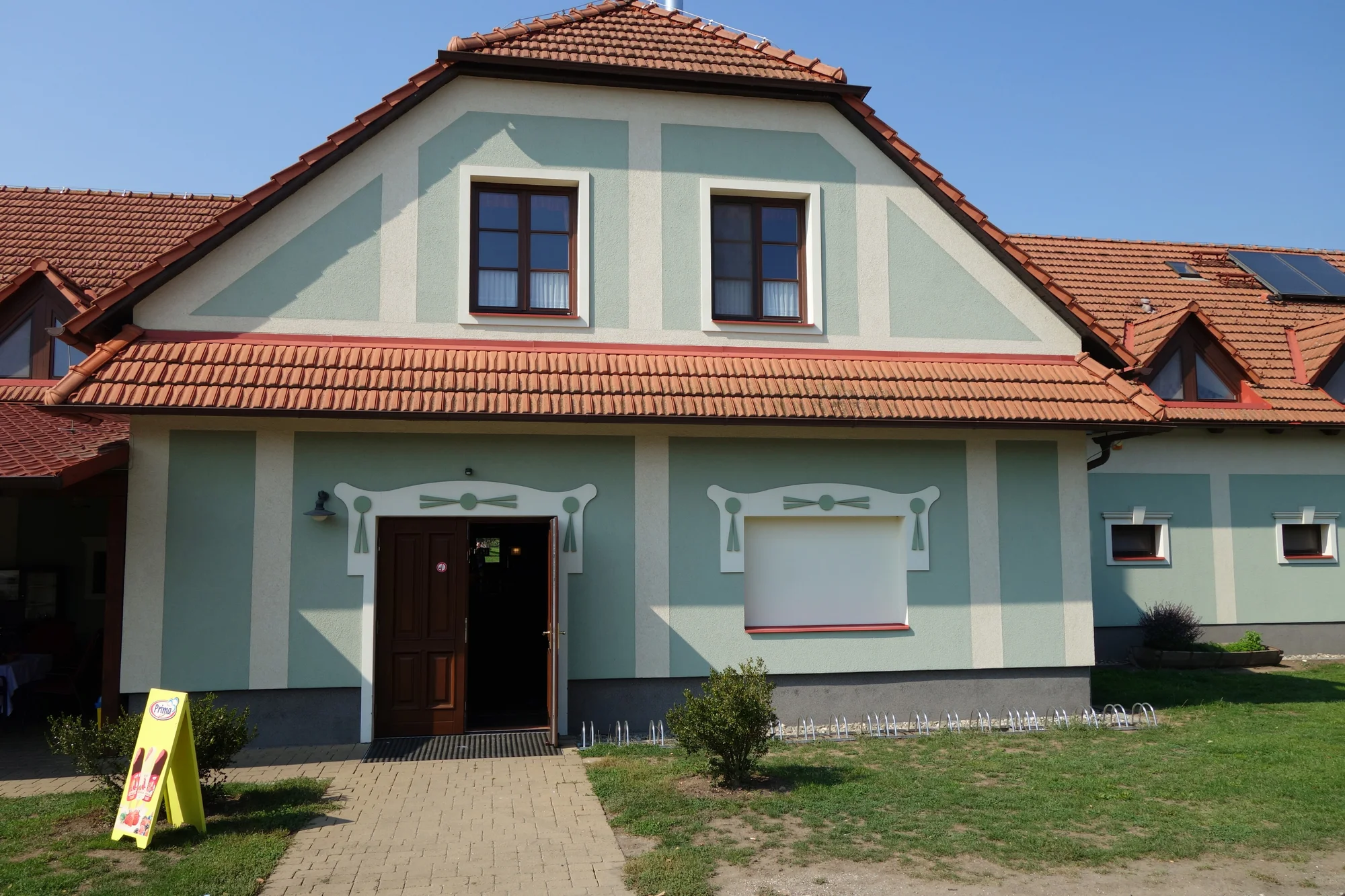 Masová prkna pro 2 a více osob: steaky nebo žebra, křídla a koleno i s přílohami