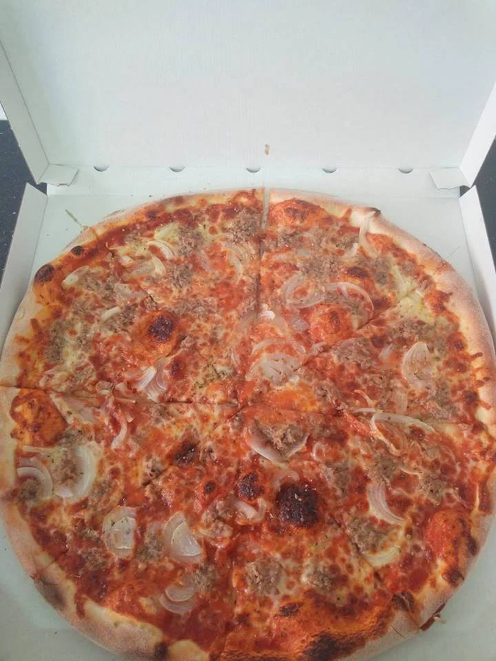 Pizza v Bohnicích podle výběru: 40 cm nebo 2 pizzy o průměru 32 cm
