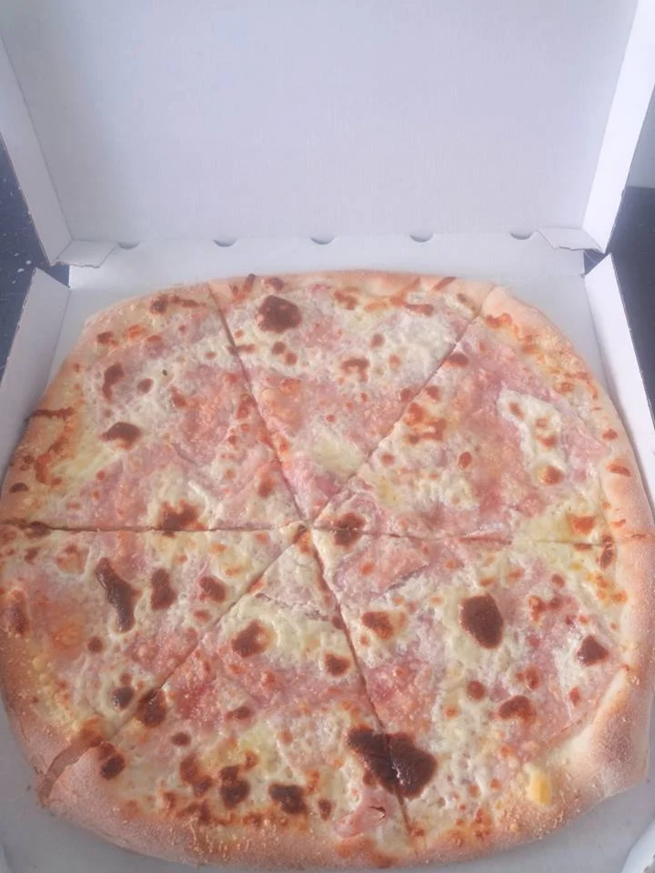Pizza v Bohnicích podle výběru: 40 cm nebo 2 pizzy o průměru 32 cm