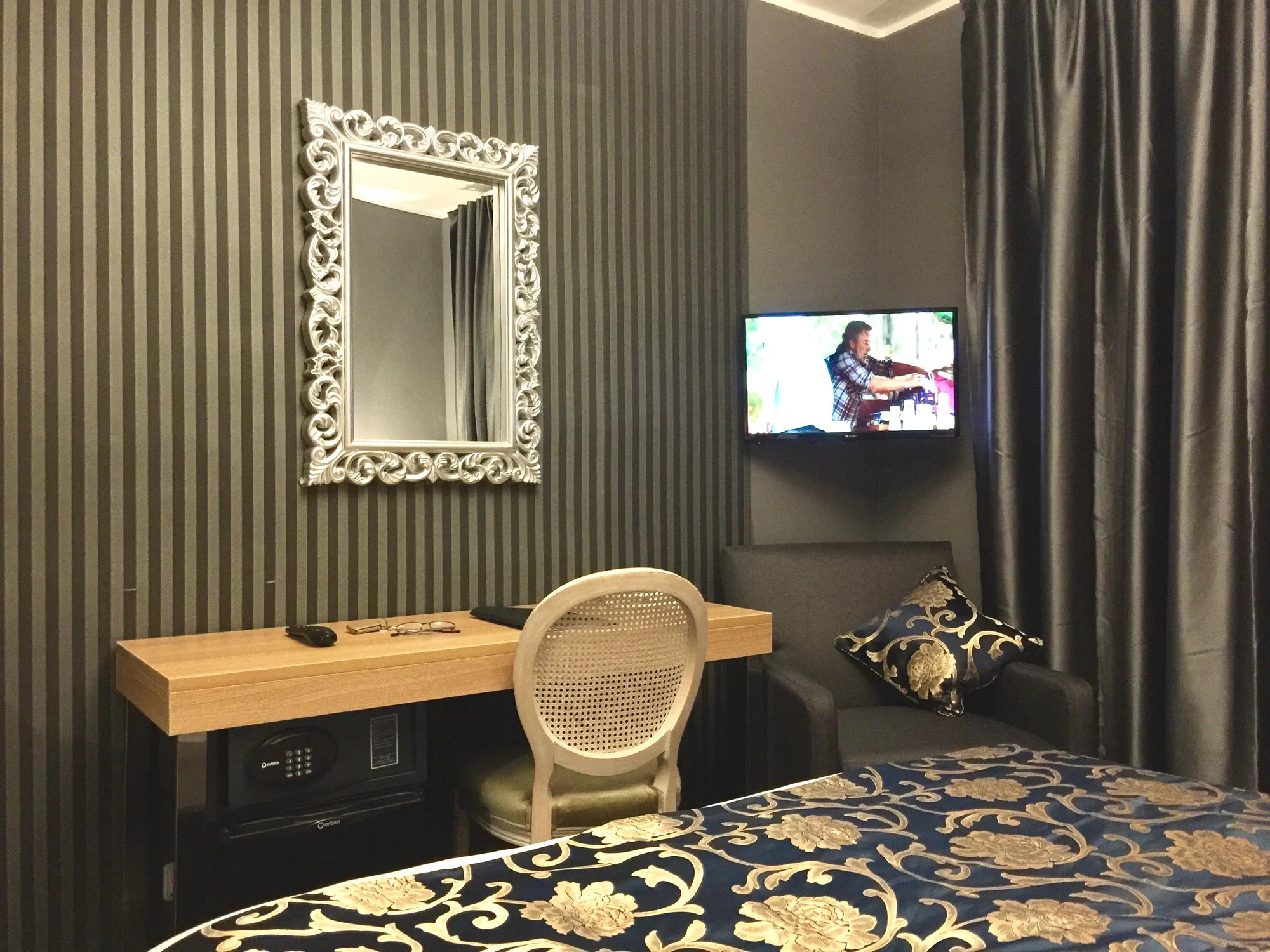 Pobyt v butikovém hotelu kousek od parku a léčivých pramenů: snídaně, bazén i privátní wellness