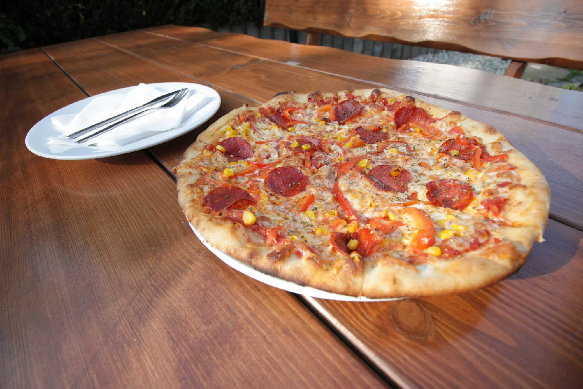 Jedna nebo dvě pizzy o průměru 33 cm podle výběru ze 17 druhů