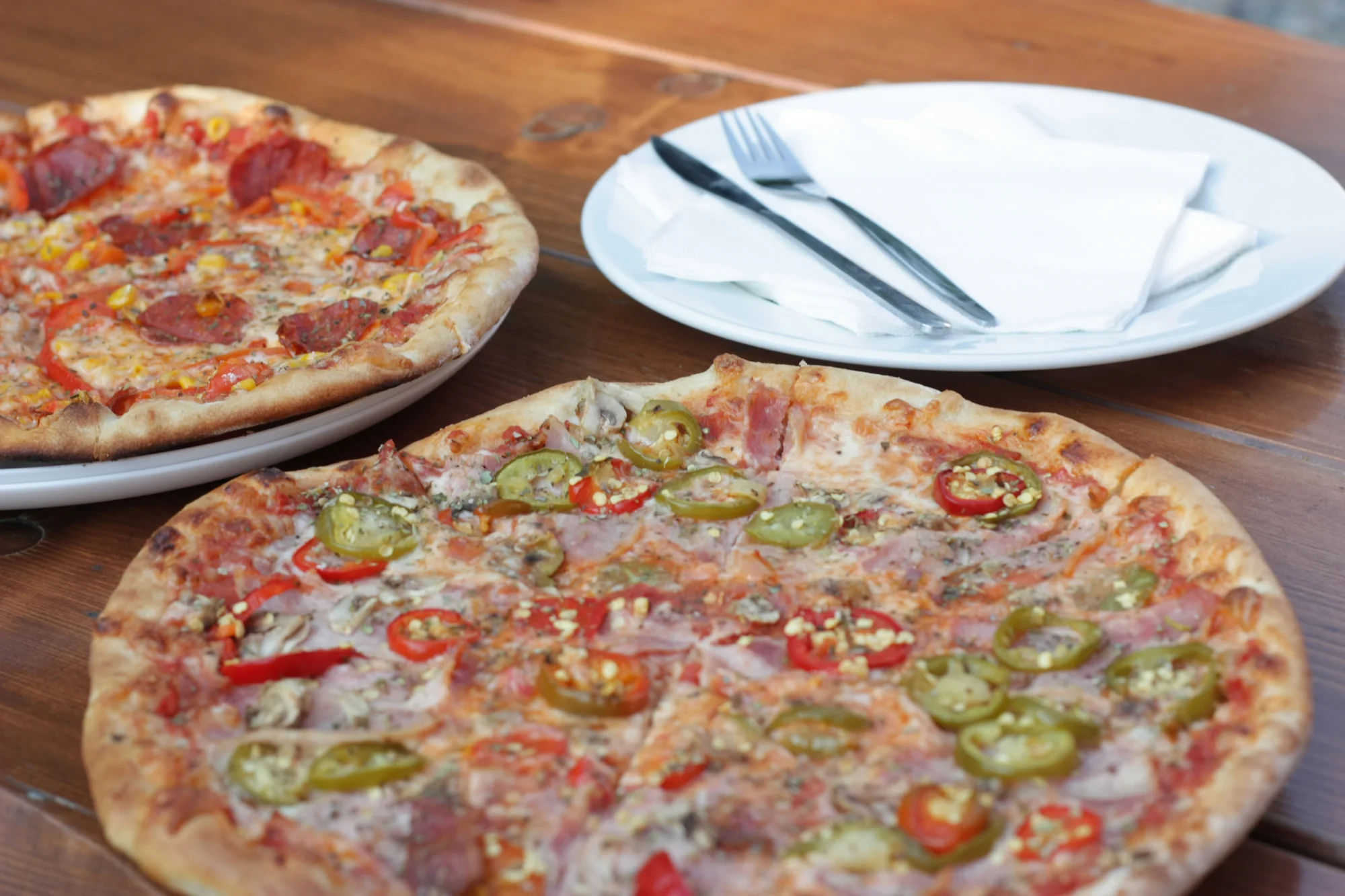 Jedna nebo dvě pizzy o průměru 33 cm podle výběru ze 17 druhů