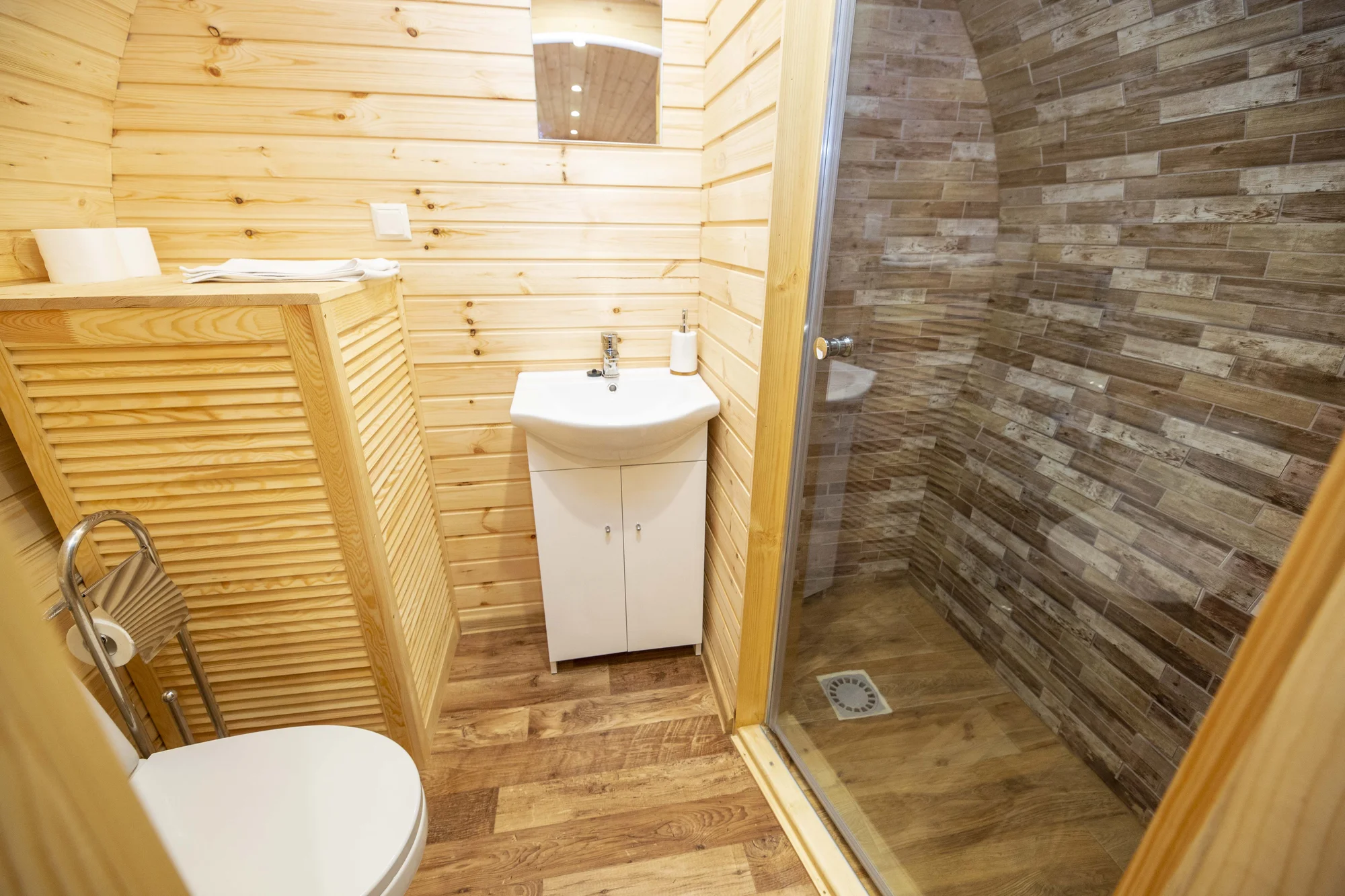 Za romantikou a relaxem: pobyt v resortu Vigvam s polopenzí, wellness i vinnou degustací