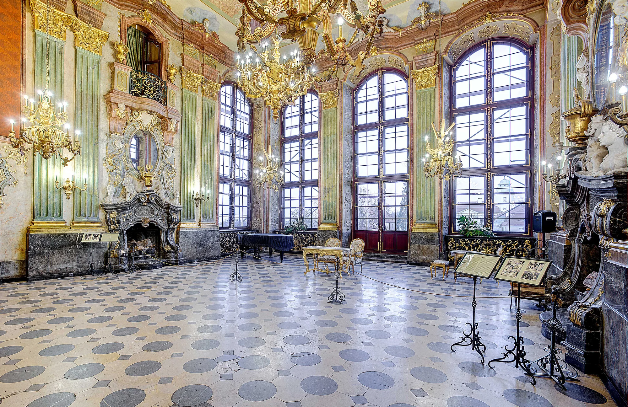 Tajuplné Dolní Slezsko: Nacistické podzemní město a polské Versailles
