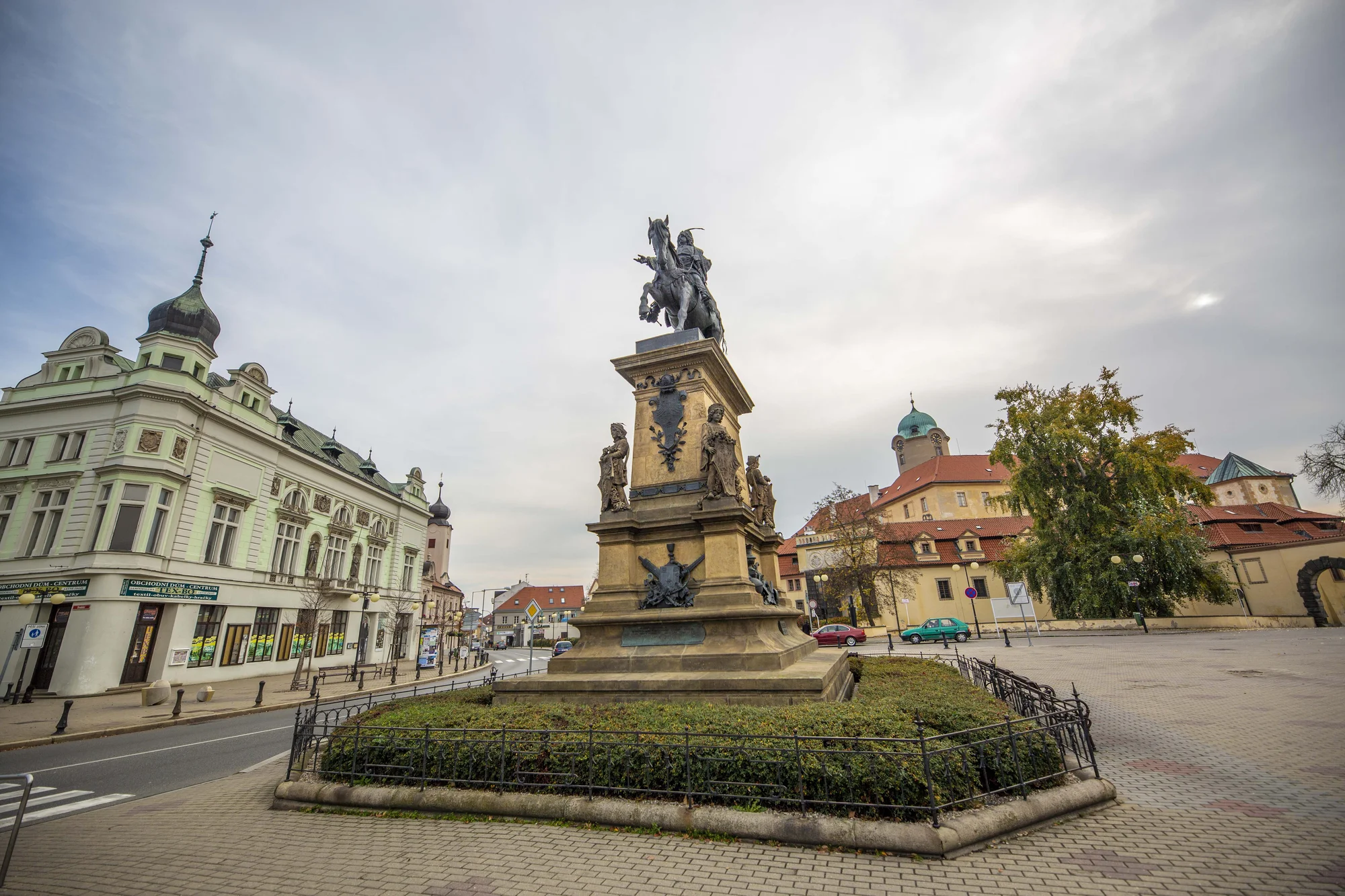 Královský pobyt v srdci Poděbrad: ubytování se snídaní nebo i masáží či wellness
